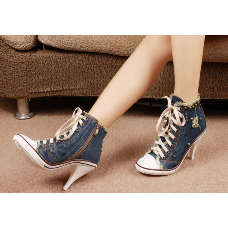 Womens Shoes Vintage Frayed Denim Lace Up Sneaker Pumps w/ Rivet Trim Dark or Light Blue