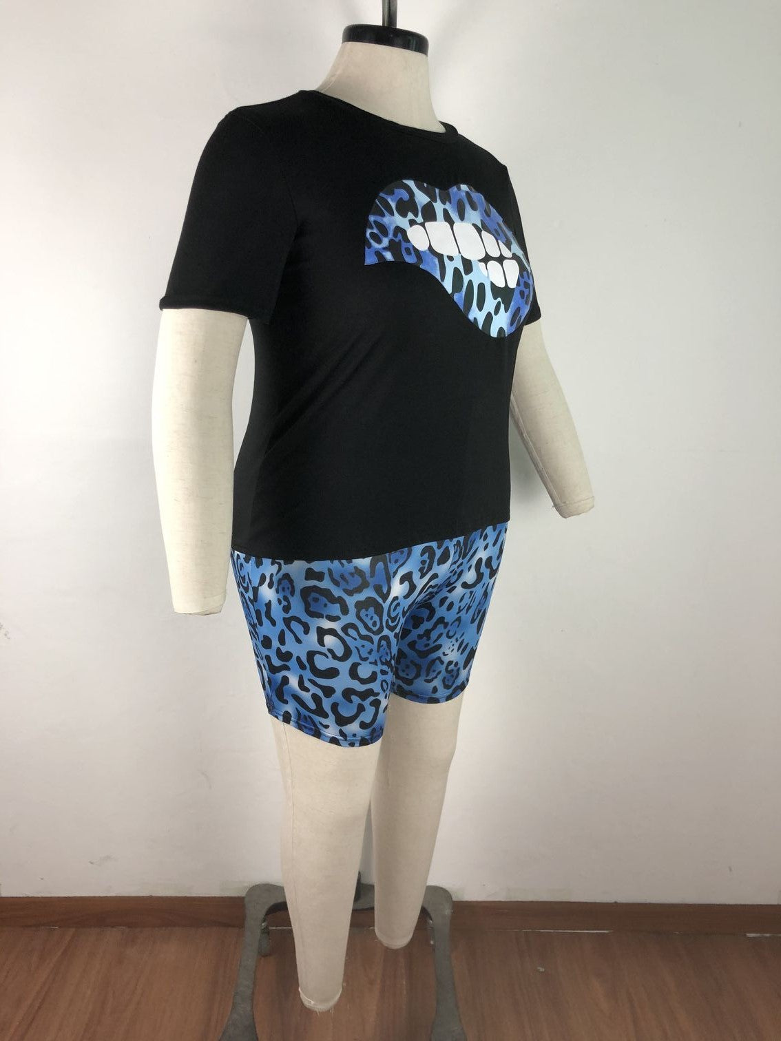 5XL 2 Piece Leopard Print Lips O Neck Short Sleeve Top/ Shorts plus Size Women